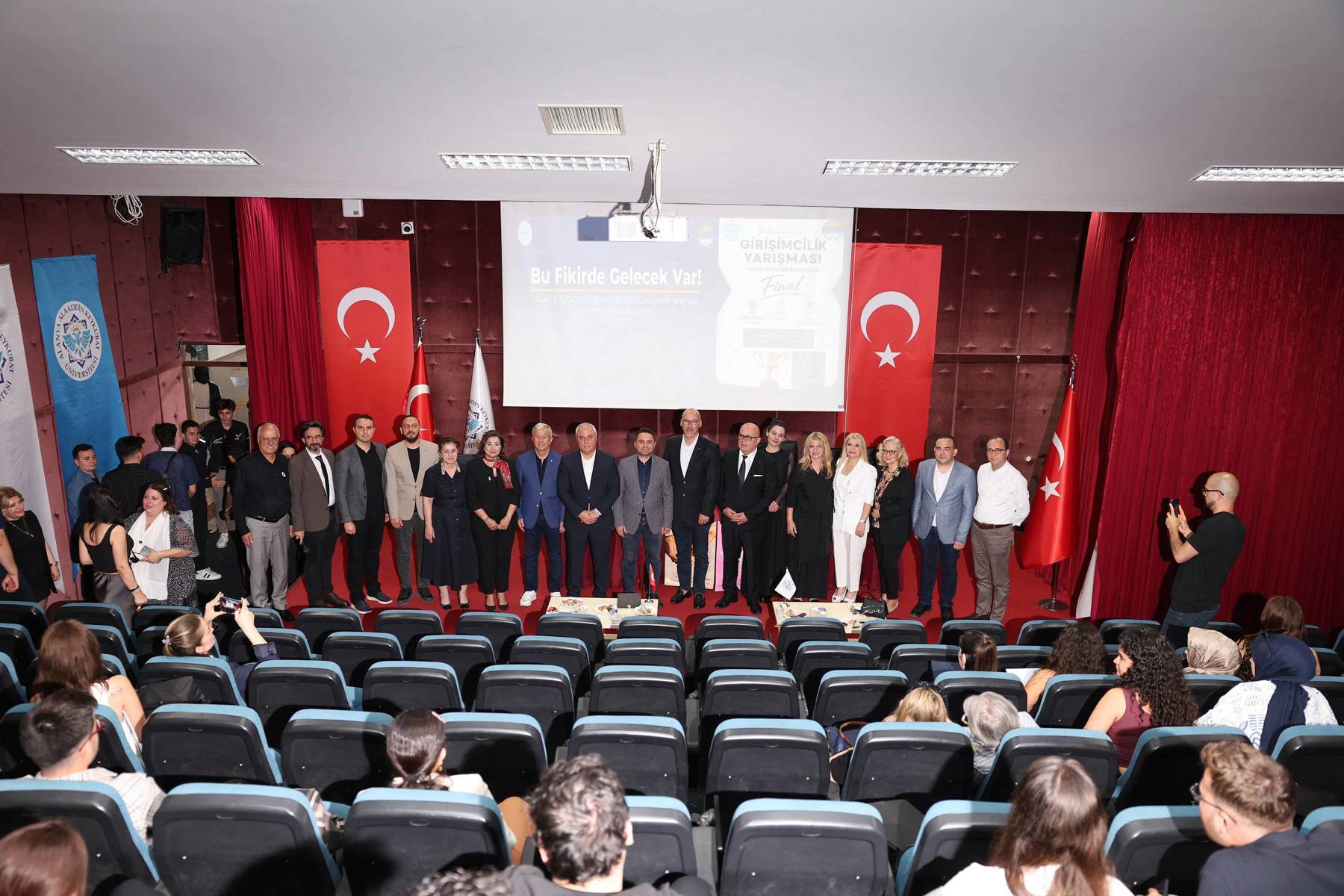 ALKÜ’DE GELECEĞİN GİRİŞİMCİLERİ ÖDÜLLERİNİ ALDI